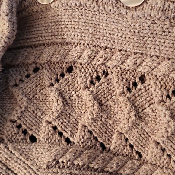 Adorable knit button up sweater - Picture 4 of 4